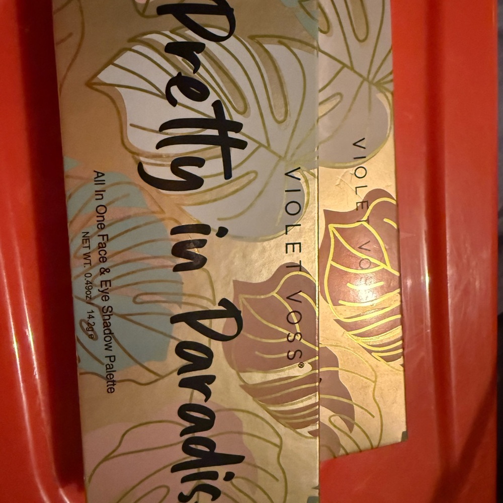 Violet Voss Pretty in Paradise Palette - all in one face & eye shadow palette